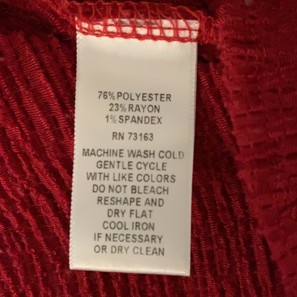 Cupio crepe fluff flare 3/4 sleeve top with keyhole back - Picture 7 of 12